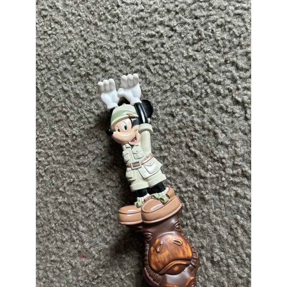 Vintage Disney Animal Kingdom Mickey Mouse Totem Pole Back Scratcher 15”